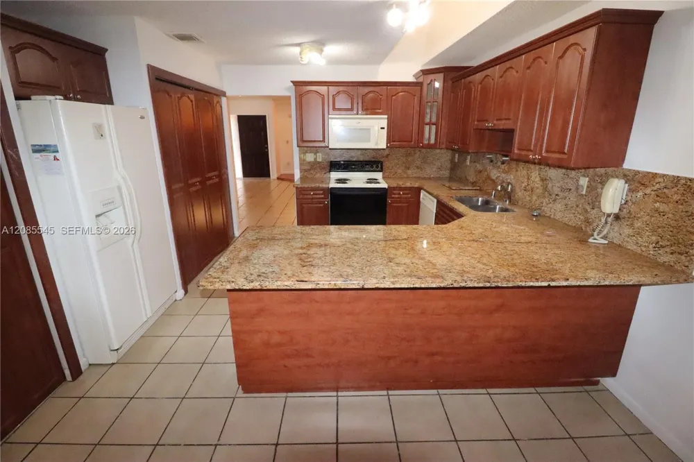 2426 SW 109th Ct Miami, FL 33165