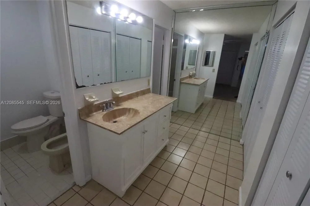 2426 SW 109th Ct Miami, FL 33165
