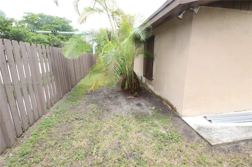 2426 SW 109th Ct Miami, FL 33165