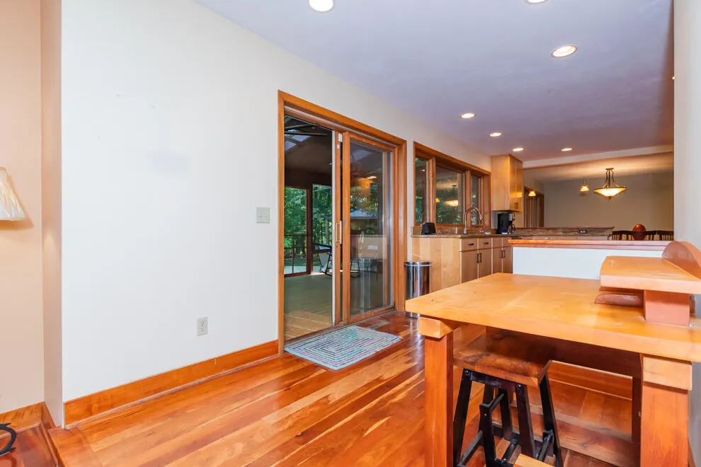 6798 Oak Highlands Drive Kalamazoo, MI 49009