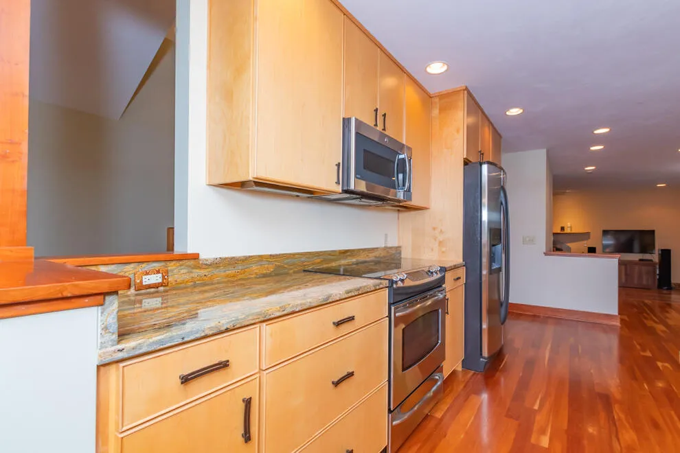 6798 Oak Highlands Drive Kalamazoo, MI 49009