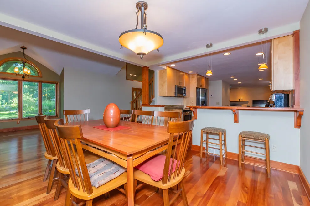 6798 Oak Highlands Drive Kalamazoo, MI 49009