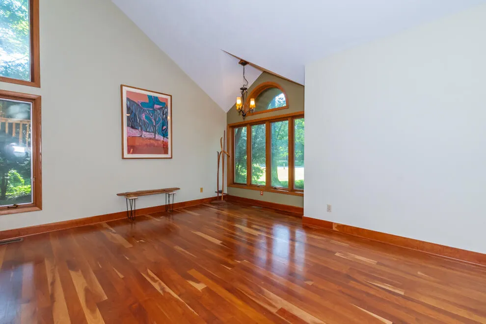 6798 Oak Highlands Drive Kalamazoo, MI 49009