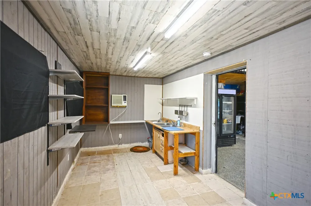4665 Old Highway 81 New Braunfels, TX 78132