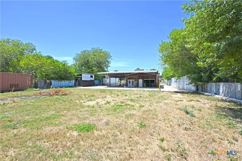 4665 Old Highway 81 New Braunfels, TX 78132