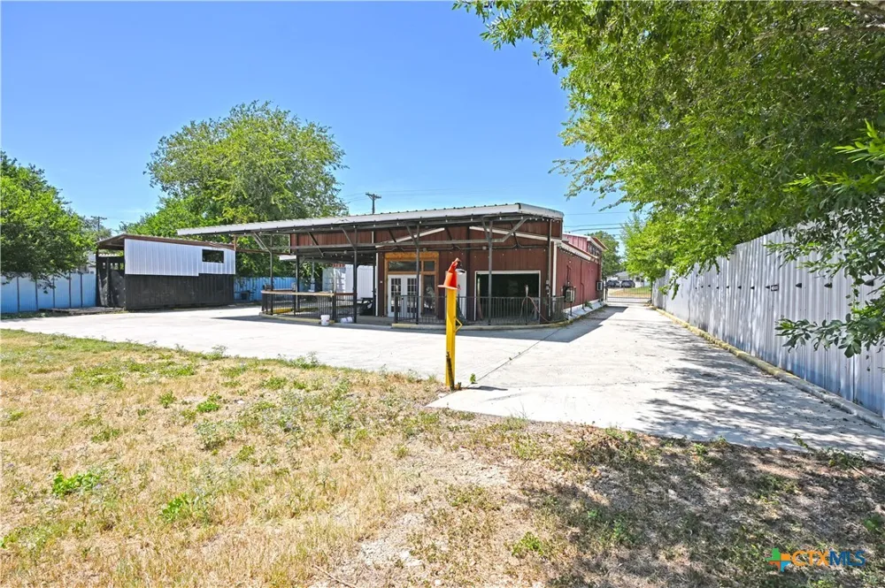 4665 Old Highway 81 New Braunfels, TX 78132