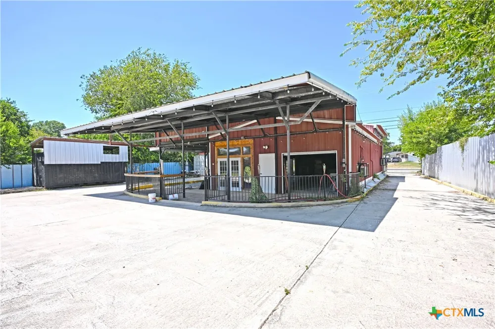 4665 Old Highway 81 New Braunfels, TX 78132