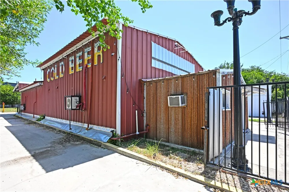 4665 Old Highway 81 New Braunfels, TX 78132