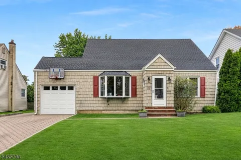 180 Mohawk Dr