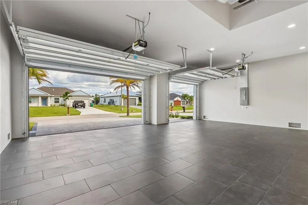 1304 NW 40th Place Cape Coral, FL 33993