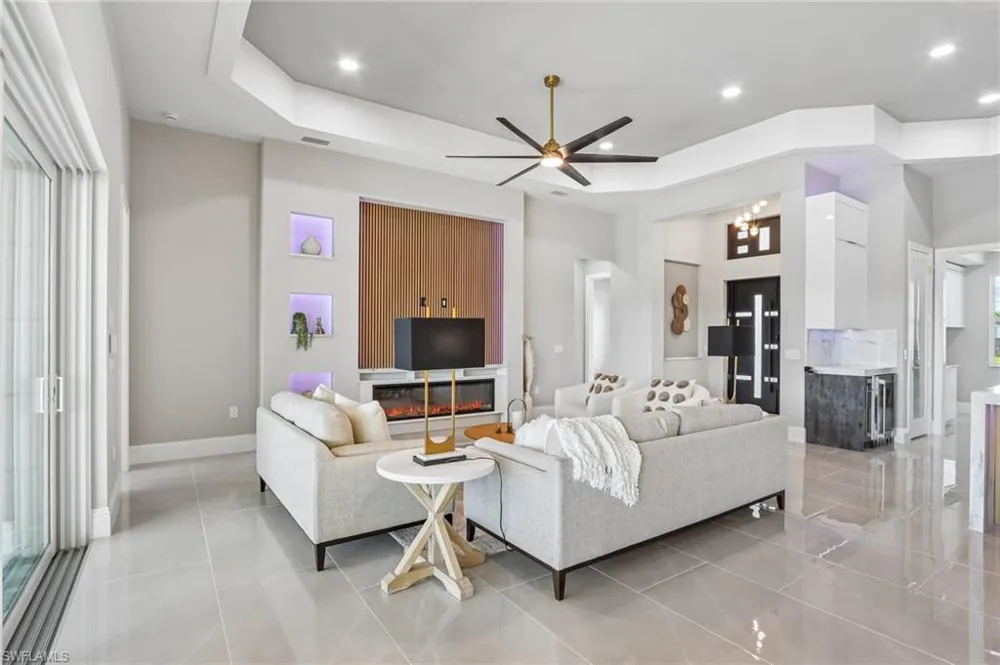 1304 NW 40th Place Cape Coral, FL 33993