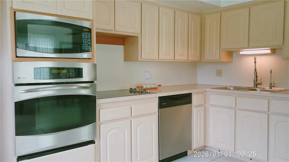 2361 ECUADORIAN WAY #19 Clearwater, FL 33763