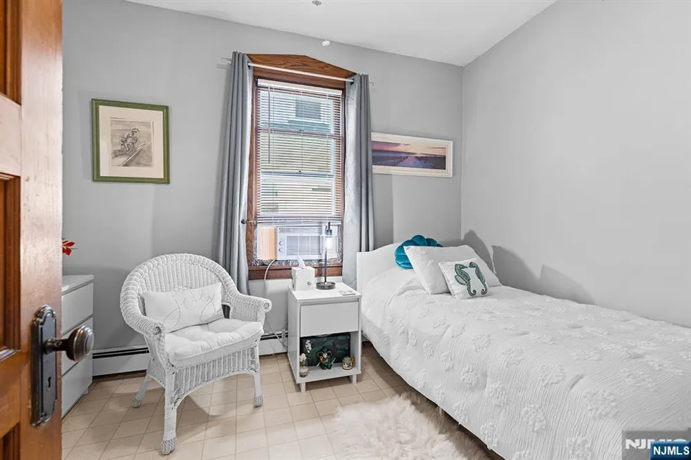 433 Stuyvesant Avenue Lyndhurst, NJ 07071