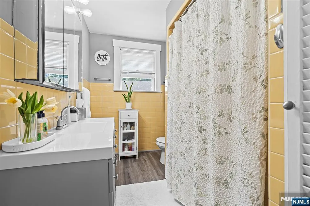 433 Stuyvesant Avenue Lyndhurst, NJ 07071
