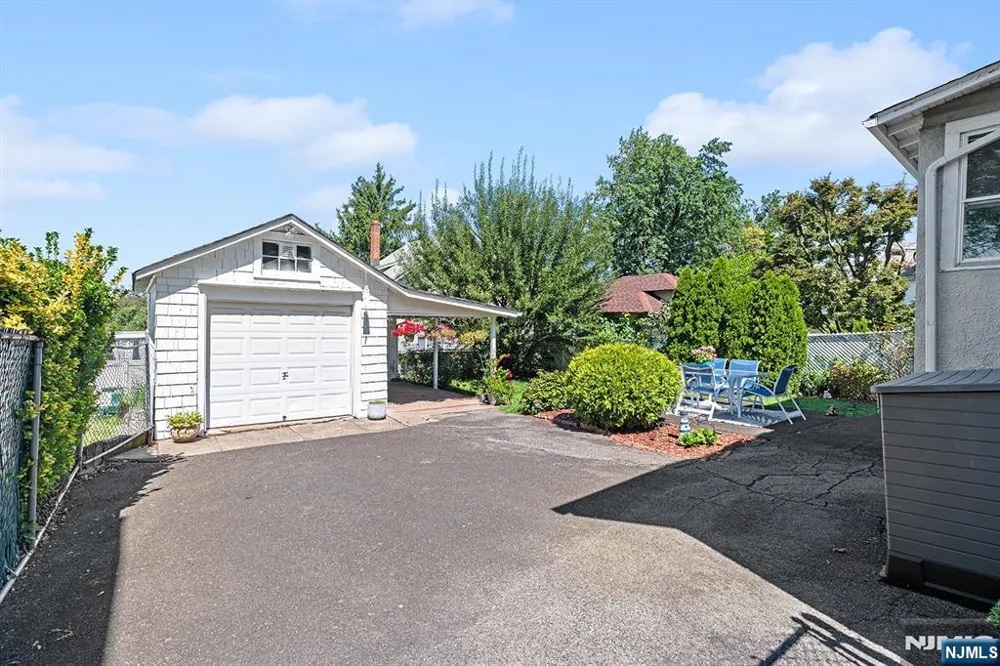 433 Stuyvesant Avenue Lyndhurst, NJ 07071