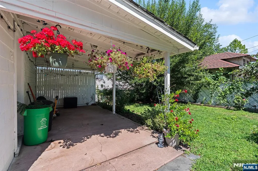 433 Stuyvesant Avenue Lyndhurst, NJ 07071