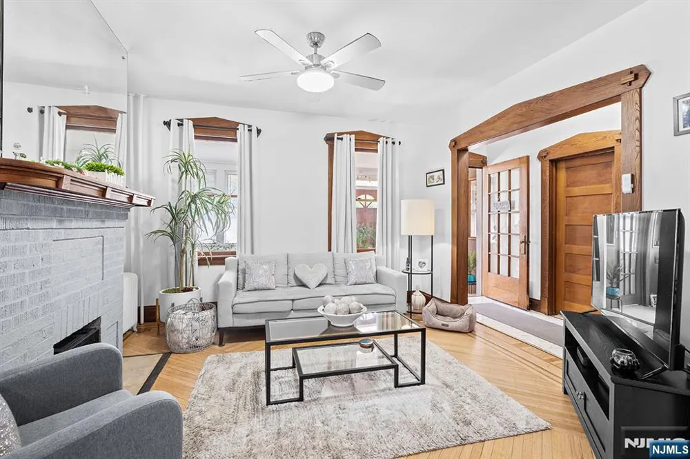 433 Stuyvesant Avenue Lyndhurst, NJ 07071