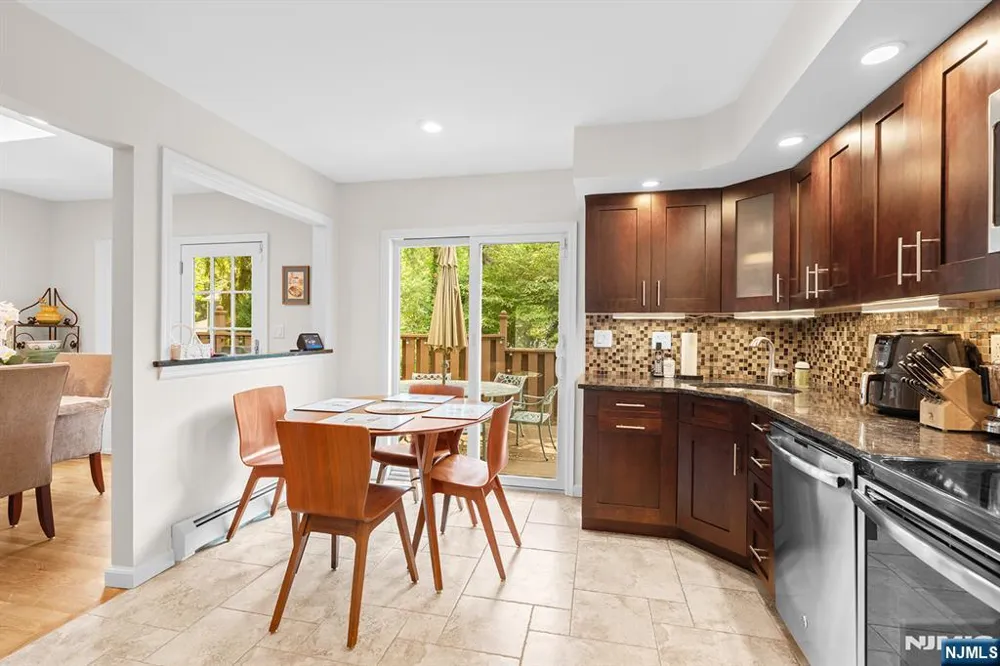 29 Woodland Road Demarest, NJ 07627
