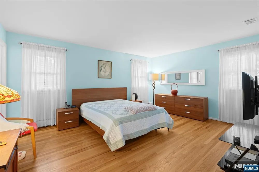 29 Woodland Road Demarest, NJ 07627
