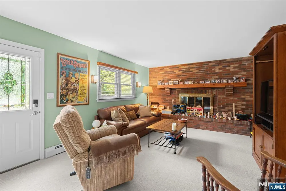 29 Woodland Road Demarest, NJ 07627