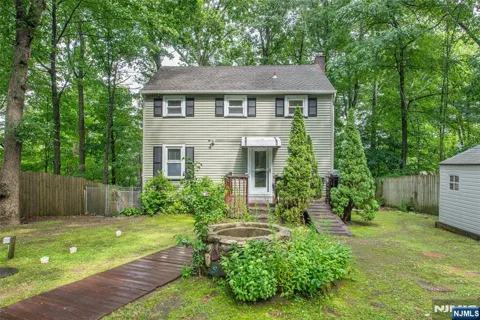 17 Highland Road
