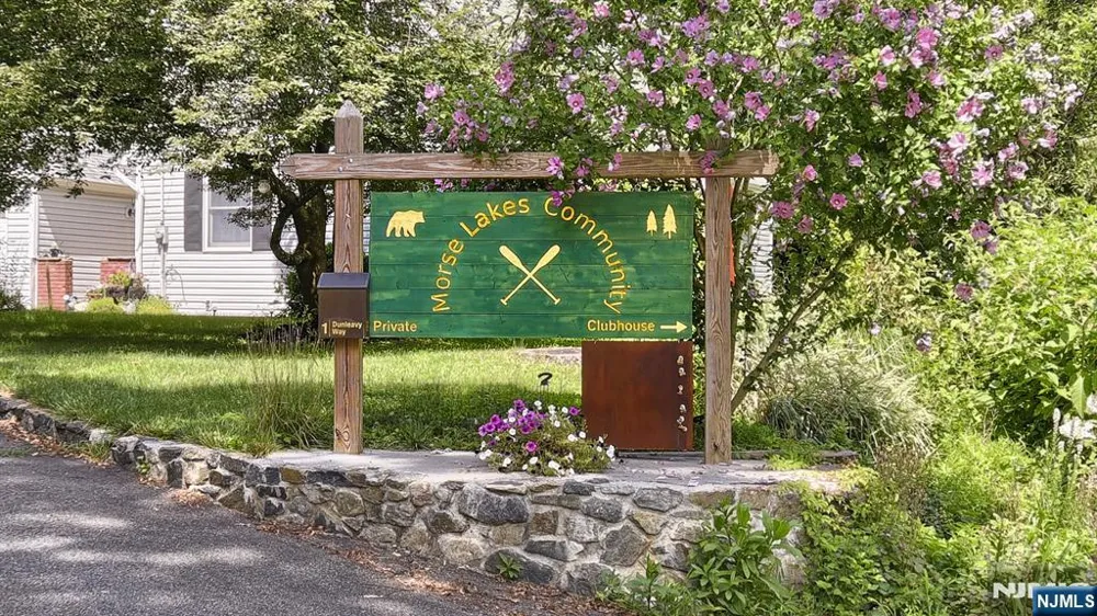 17 Highland Road Bloomingdale, NJ 07403
