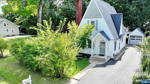 29 Silver Birch Avenue