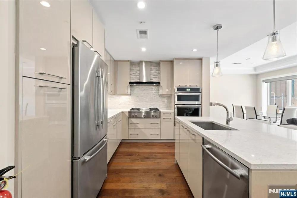 100 Eton Row 203 Weehawken, NJ 07086