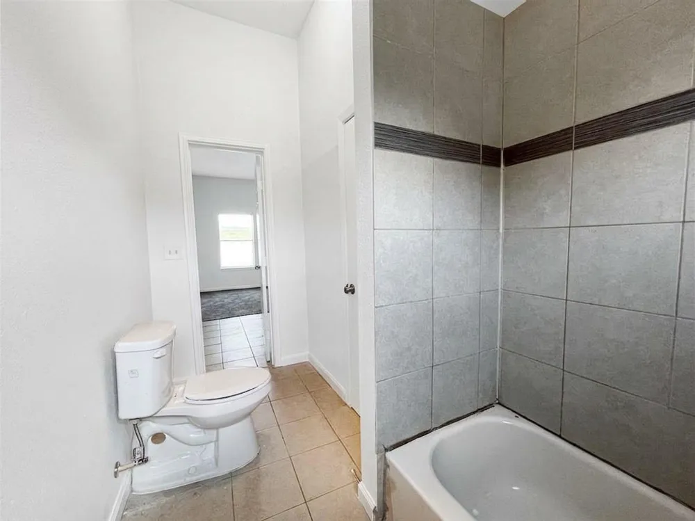 3710 Holmes Road #B Houston, TX 77051