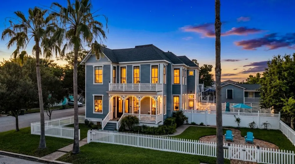 1728 Avenue M Galveston, TX 77550