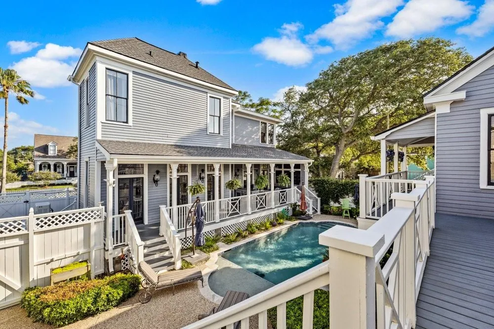 1728 Avenue M Galveston, TX 77550