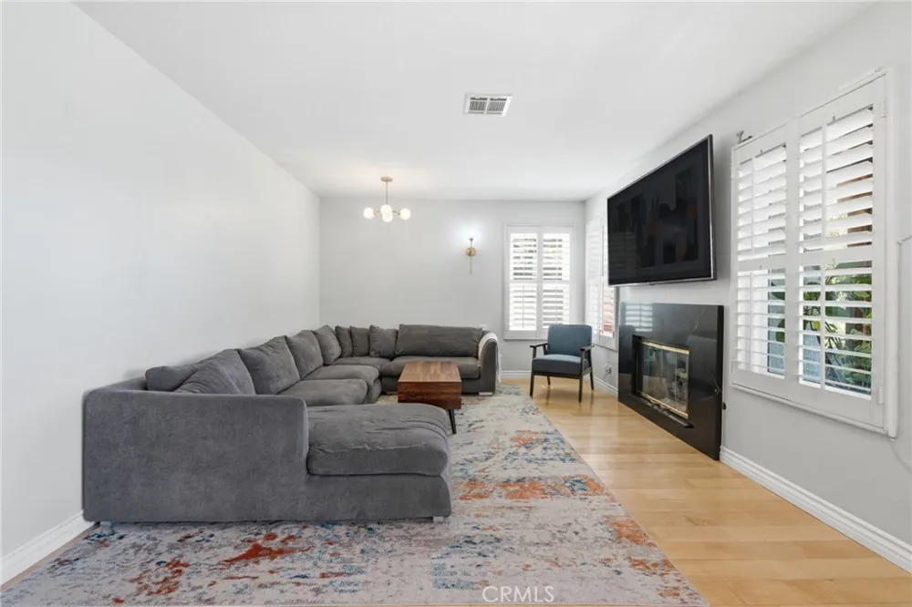 30432 Sunrose Canyon Country, CA 91387