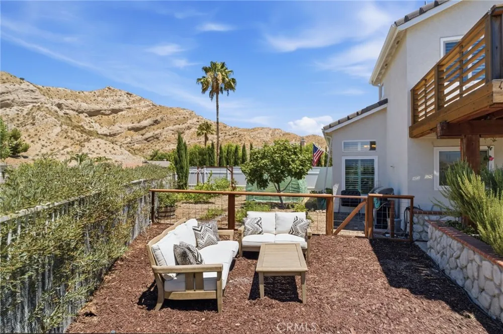 30432 Sunrose Canyon Country, CA 91387