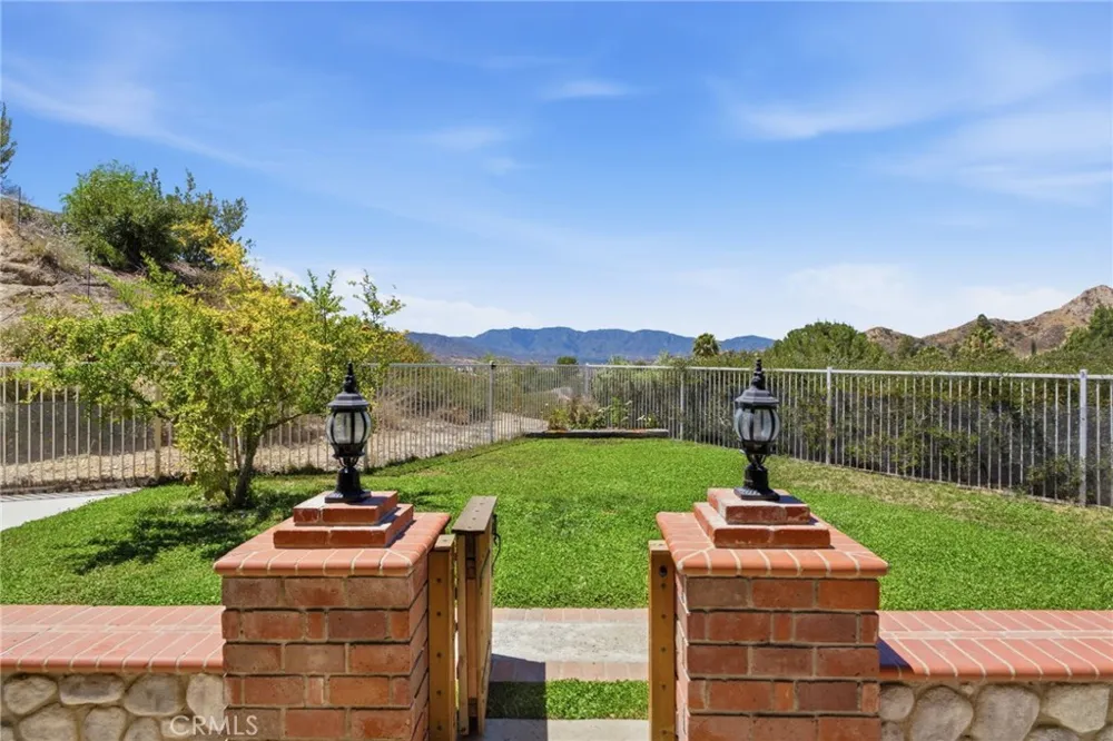 30432 Sunrose Canyon Country, CA 91387