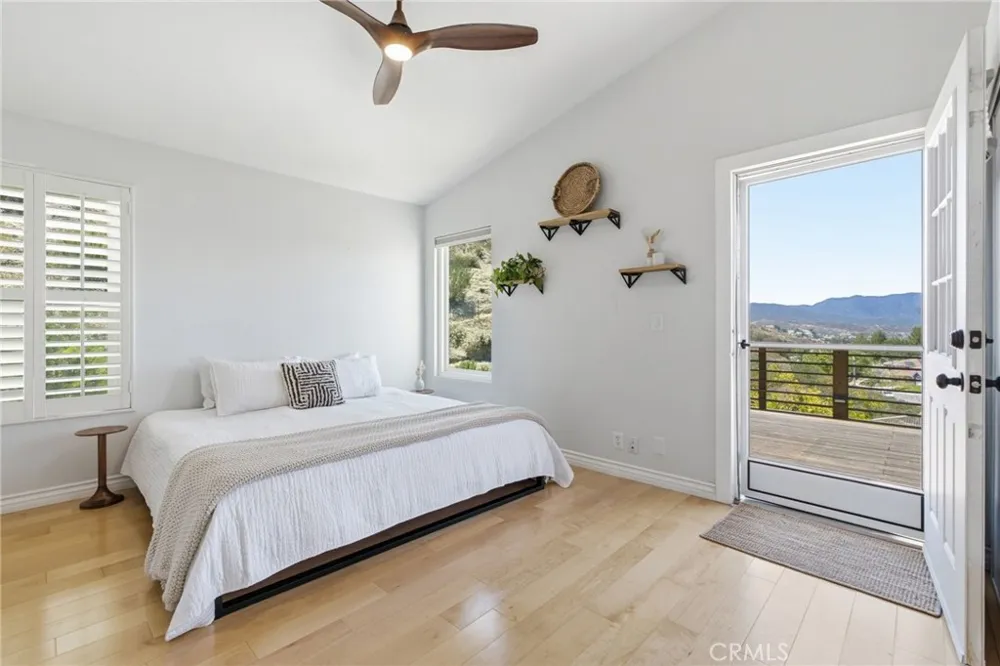 30432 Sunrose Canyon Country, CA 91387