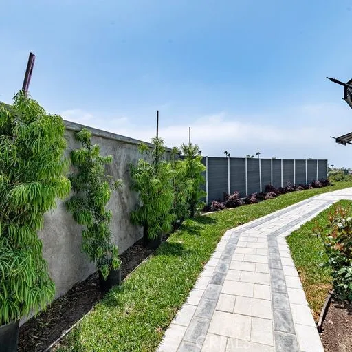 32 Dauphin Dana Point, CA 92629