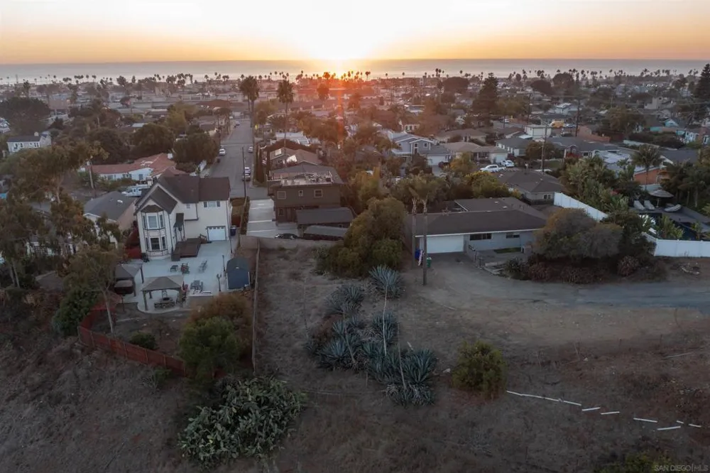 1105 Eucalyptus St Oceanside, CA 92054