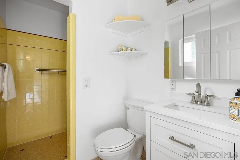 1204 California St Oceanside, CA 92054