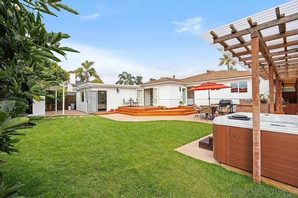 1204 California St Oceanside, CA 92054