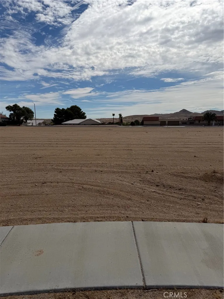 7 Autumn Helendale, CA 92342