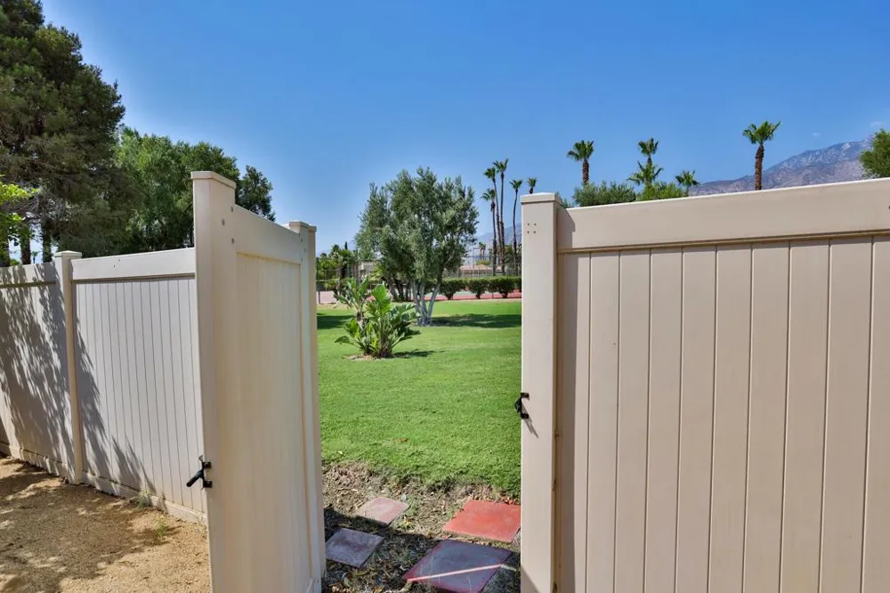 1421 Sunflower Circle Palm Springs, CA 92262