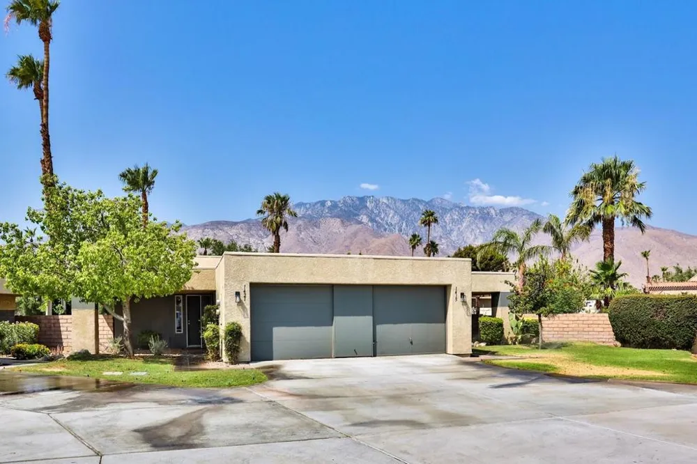1421 Sunflower Circle Palm Springs, CA 92262