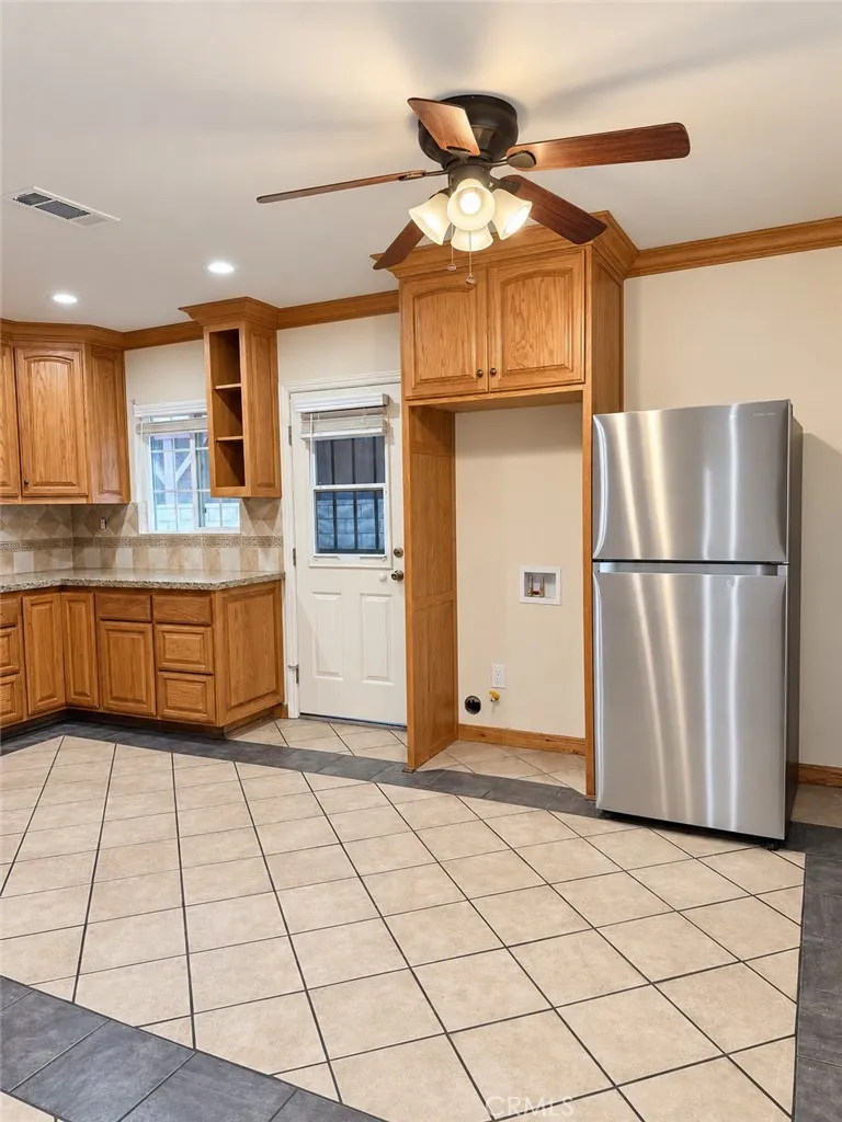 7881 Claybeck Avenue Sun Valley, CA 91352