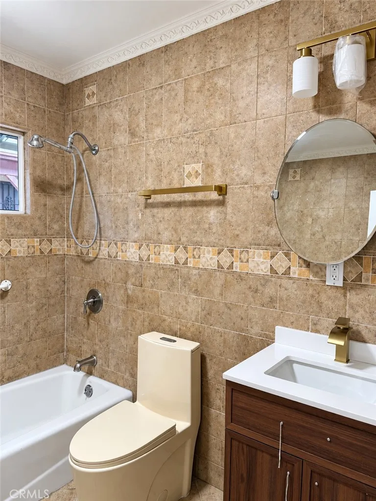 7881 Claybeck Avenue Sun Valley, CA 91352