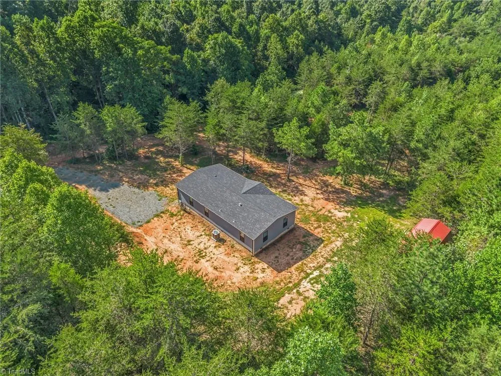 4228 Feather Pond Drive East Bend, NC 27018
