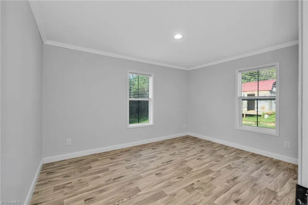 4228 Feather Pond Drive East Bend, NC 27018