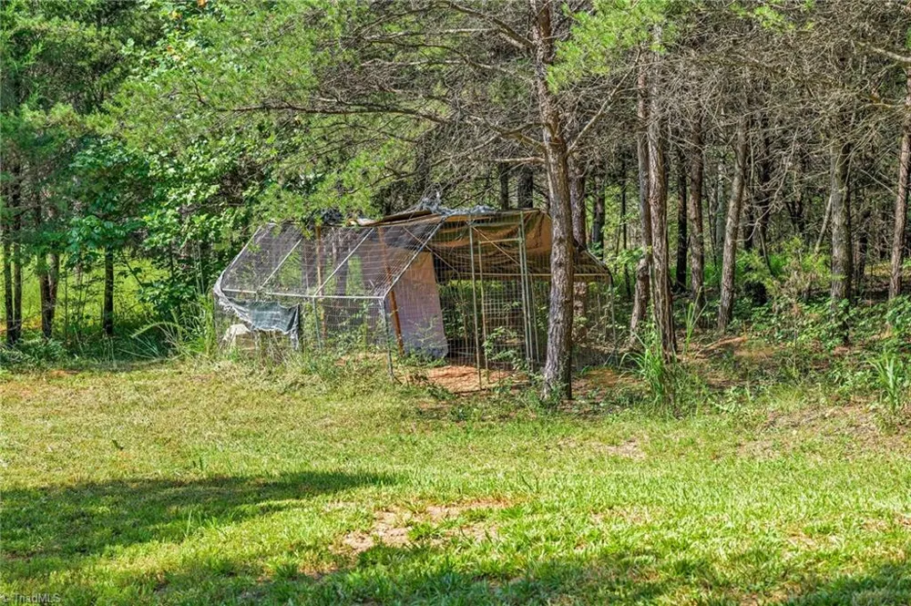 4228 Feather Pond Drive East Bend, NC 27018