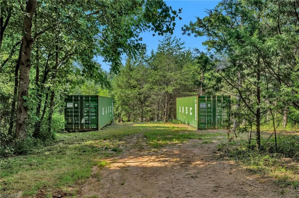 4228 Feather Pond Drive East Bend, NC 27018