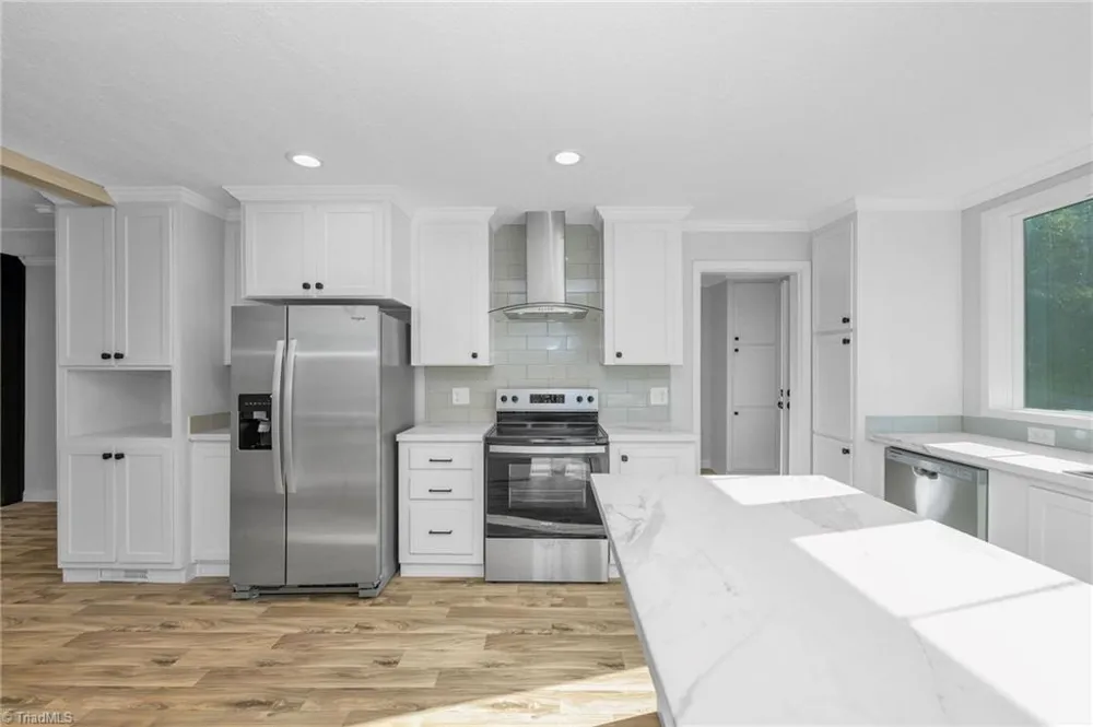 4228 Feather Pond Drive East Bend, NC 27018