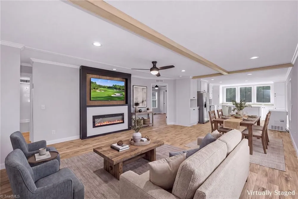 4228 Feather Pond Drive East Bend, NC 27018
